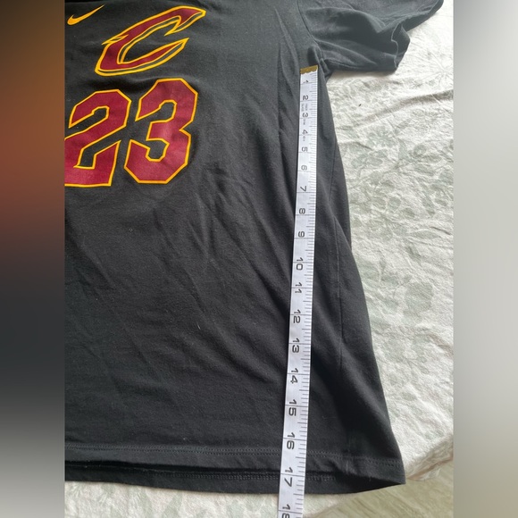 The Nike Tee Athletic Cut Dri-fit Cavaliers LeBron James 23 Jersey shirt Size L - Picture 6 of 8